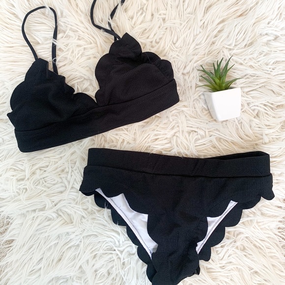 Black Triangle bikini - Picture 1 of 2